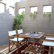 アペル(壁付ウッドデッキ)