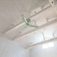 開放的な吹き抜け